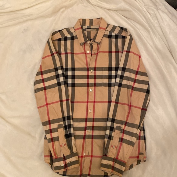 Traditional Burberry check button up shirt size small - Picture 3 of 4